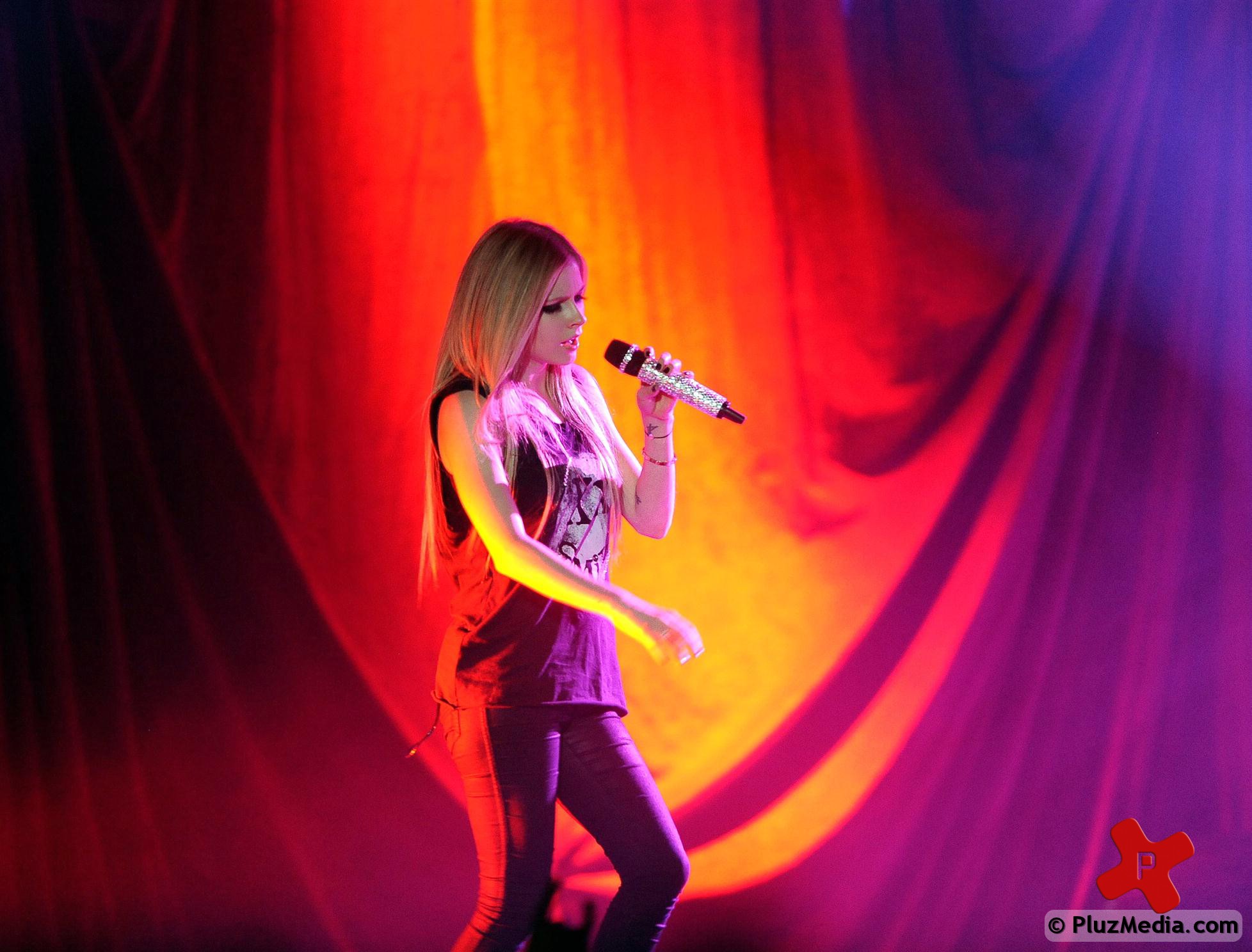 Avril Lavigne performs live during her Black Star Tour 2011 photos | Picture 75547